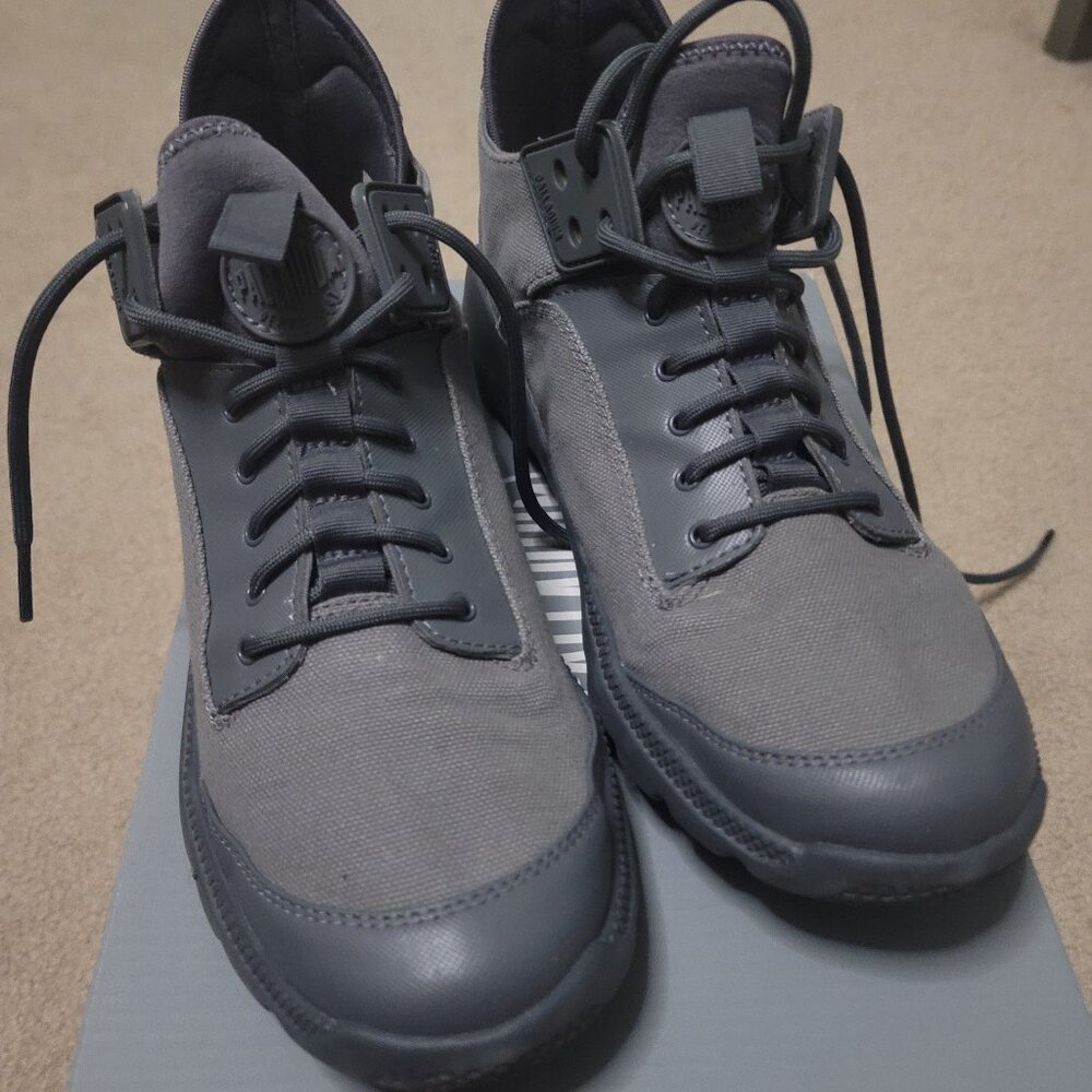 EUC Mens PALLADIUM Shoes, 8.5